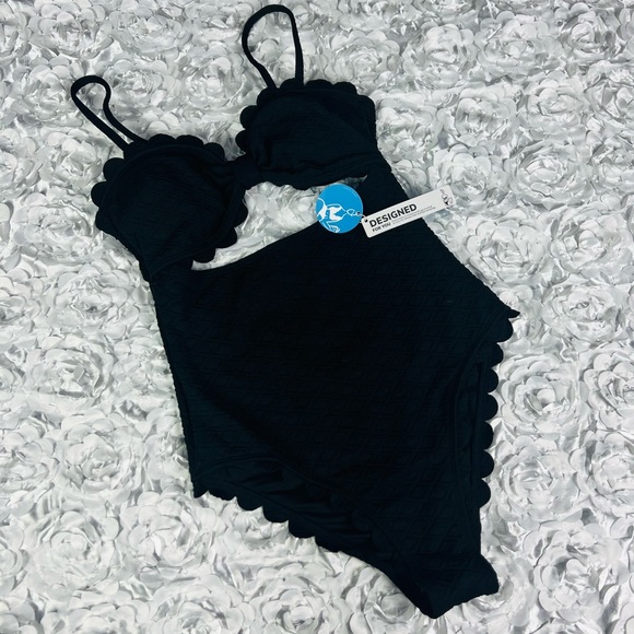 NWT Women's One Piece Swimsuit Sexy Black Cutout Scallop Trim - Size S - Picture 3 of 6